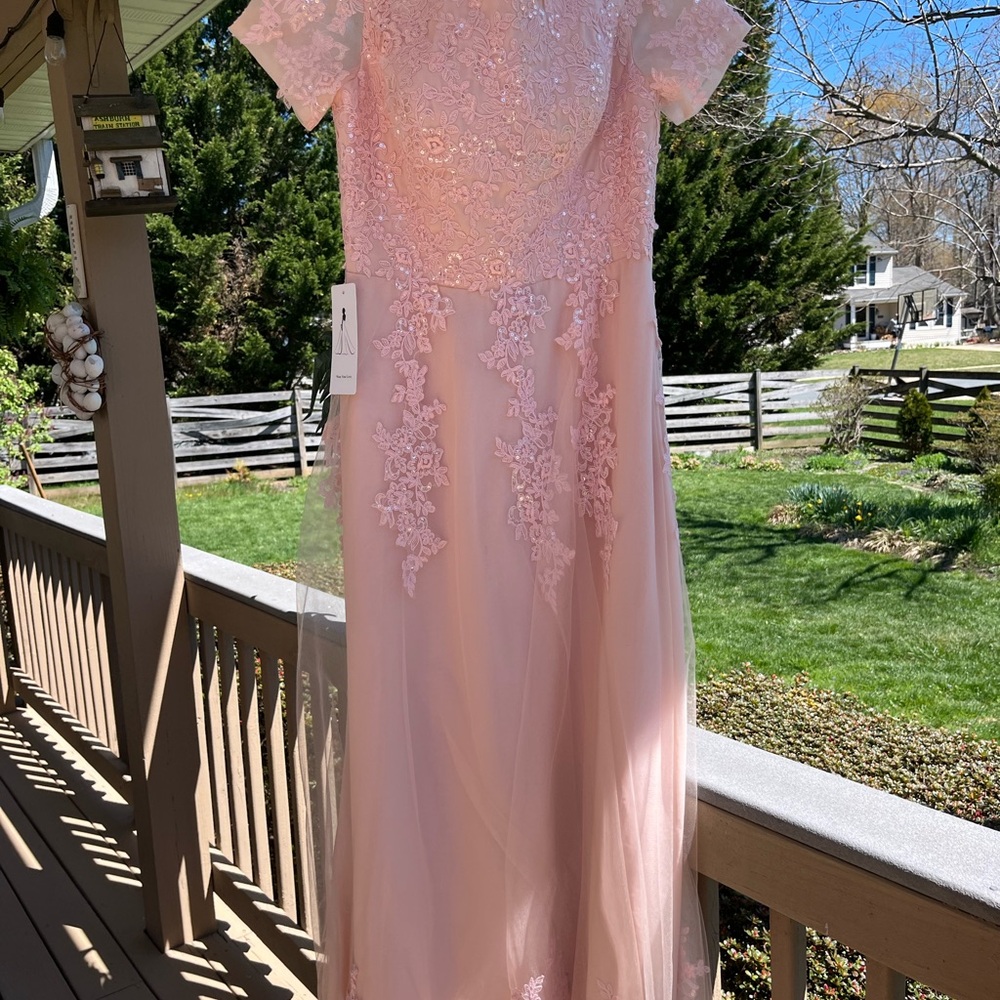 Elegant Pink Lace Evening Gown for Men Other